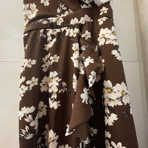 Beautiful floral dress for summer events - Picture 3 of 6